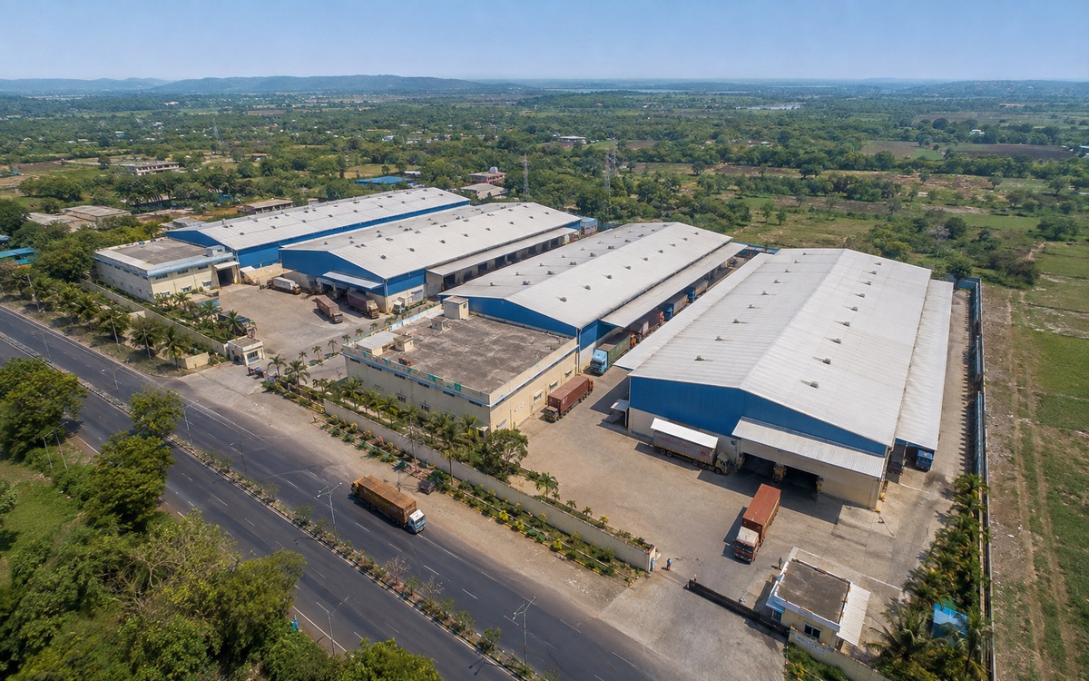 Logistics vehicle serving Umang Group warehousing operations